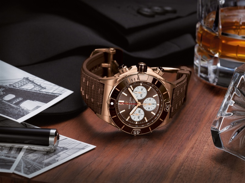 06 breitling-super-chronomat-b01-44-in-18-k-red-gold ref -rb0136e31q1s1 web-use-1