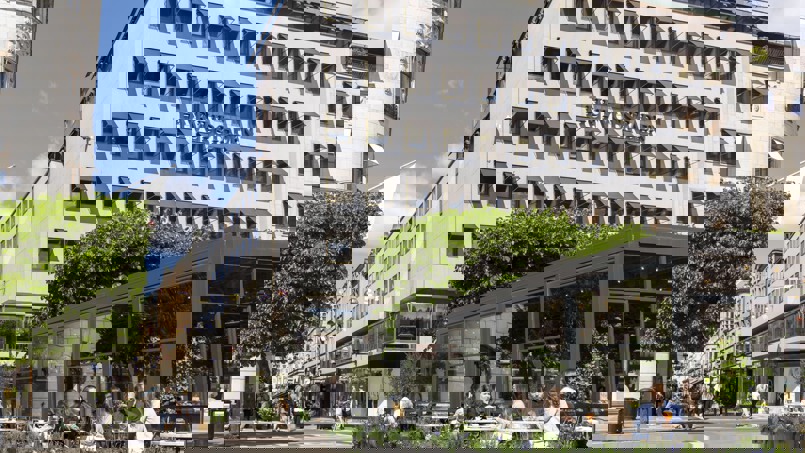 Hufvudstaden_Sommarfotografering_Stockholm_2025_Emelie Otterbeck_MG_7942 (2).jpg